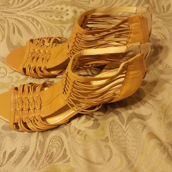 Sandals - Picture 2 of 4